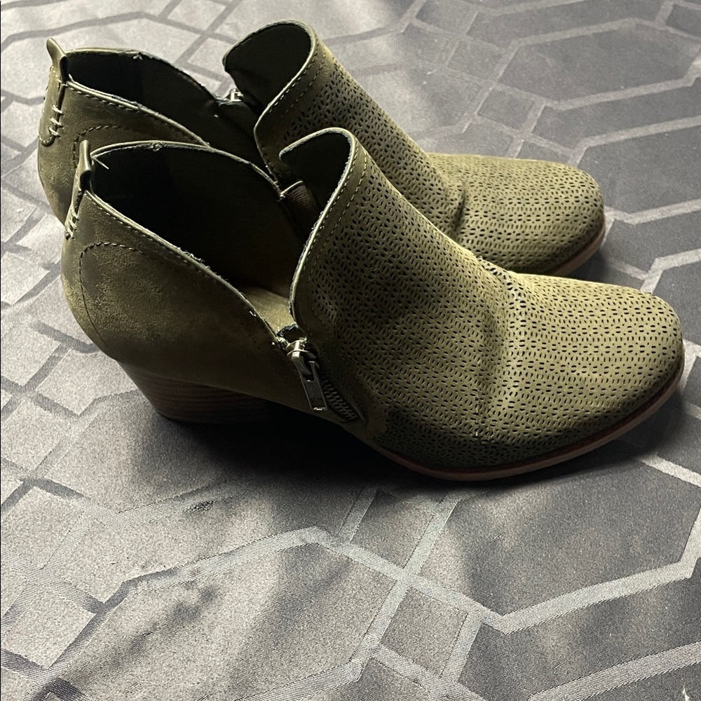 BareTraps Perforated Green Ankle Booties 9.5